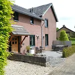 Дом отдыха Attractive Farmhouse In South Limburg With Terrace Klimmen