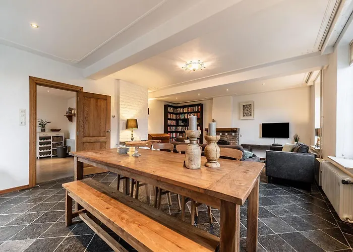 Дом отдыха Attractive Farmhouse In South Limburg With Terrace