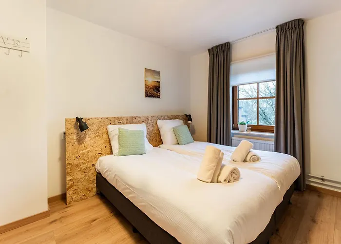 Дом отдыха Attractive Farmhouse In South Limburg With Terrace *