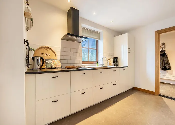 Attractive Farmhouse In South Limburg With Terrace Дом отдыха *