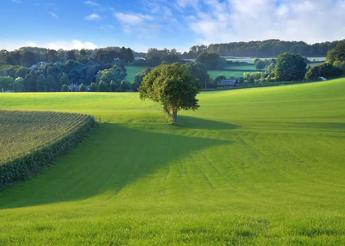 Дом отдыха Attractive Farmhouse In South Limburg With Terrace