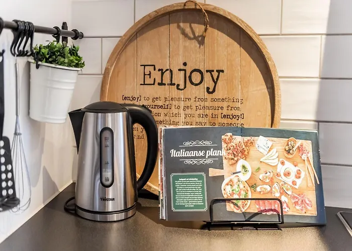 Дом отдыха Attractive Farmhouse In South Limburg With Terrace *